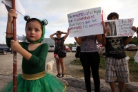 Domingo 7 de agosto del 2012. Tuxtla Gutiérrez, Chiapas. Familias tuxtlecas y de Chiapas se manifiestan en contra del maltrato animal en los circos que llegan a este estado del sureste de México.