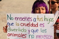 Domingo 7 de agosto del 2012. Tuxtla Gutiérrez, Chiapas. Familias tuxtlecas y de Chiapas se manifiestan en contra del maltrato animal en los circos que llegan a este estado del sureste de México.