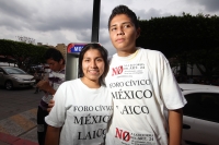 Martes 15 de mayo del 2012. La AC Foro Cívico, Estado Laico protagoniza una protesta en la entrada del congreso local para exigir que los diputados del estado de Chiapas no aprueben las reformas al Artículo 24 Constitucional.