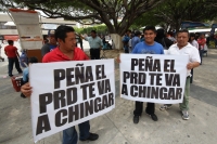 Sábado 19 de mayo del 2012. Tuxtla Gutiérrez, Chiapas. Jóvenes de diferentes estratos sociales y de organización políticas se manifiestan durante la denominada marcha Anti-Peña Nieto, donde fue notoria la dirección de varias personas a lo que las convocad