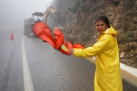 Lluvia en San Cristóbal y Tuxtla.  Las ciudades de San Cristóbal de las Casas han presentado algunos encharcamientos menores durante las lluvias de los días pasados debido al estado en que se encuentran las vialidades de estas ciudades.   Algunas carreter