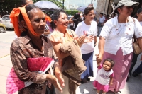 Martes 11 de septiembre del 2012. Tuxtla Gutiérrez, Chiapas. Miembros del Foro Cívico Ac se manifiestan nuevamente en las entradas del edificio que alberga la Legislatura Local para protestar en contra de las reformas al Artículo 24 Constitucional.
