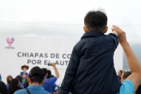Martes 2 de abril del 2019. Tuxtla Gutiérrez. Familias y amigos visten de azul esta tarde para acompañar a las personas con autismo durante la jornada de concientización que propone la ONU este 2 de abril Martes 2 de abril del 2019. Tuxtla Gutiérrez. Familias y amigos visten de azul esta tarde para acompañar a las personas con autismo durante la jornada de concientización que propone la ONU este 2 de abril