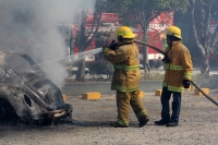 Martes 20 de diciembre del 2016. Tuxtla Gutiérrez. Varios vehículos fueron incendiados esta mañana durante el atentado a las instalaciones de la Secretaria de Educación de Chiapas sin que a la hora se tengan informes de quien ocasionara el siniestro.