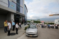 Martes 10 de septiembre del 2013. Tuxtla Gutiérrez. Miembros del autotransporte que se manifiestan en el cruce de la novena sur y 11 poniente denuncian las agresiones de golpeadores provocados por quienes manejan el pulpo las concesiones otorgadas por la Martes 10 de septiembre del 2013. Tuxtla Gutiérrez. Miembros del autotransporte que se manifiestan en el cruce de la novena sur y 11 poniente denuncian las agresiones de golpeadores provocados por quienes manejan el pulpo las concesiones otorgadas por la