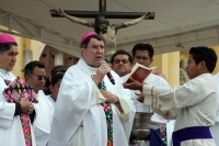 Miércoles 26 de enero. El cuerpo del Tatik Don Samuel Ruiz García recibió este medio día sepultura en las criptas de la Catedral de la Paz en San Cristóbal de las Casas donde se realizo una ceremonia litúrgica presidida por el nuncio apostólico Christophe
