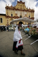 Miércoles 26 de enero. El cuerpo del Tatik Don Samuel Ruiz García recibió este medio día sepultura en las criptas de la Catedral de la Paz en San Cristóbal de las Casas donde se realizo una ceremonia litúrgica presidida por el nuncio apostólico Christophe