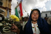 Miércoles 26 de enero. El cuerpo del Tatik Don Samuel Ruiz García recibió este medio día sepultura en las criptas de la Catedral de la Paz en San Cristóbal de las Casas donde se realizo una ceremonia litúrgica presidida por el nuncio apostólico Christophe