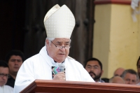 Miércoles 26 de enero. El cuerpo del Tatik Don Samuel Ruiz García recibió este medio día sepultura en las criptas de la Catedral de la Paz en San Cristóbal de las Casas donde se realizo una ceremonia litúrgica presidida por el nuncio apostólico Christophe