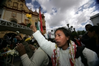 Miércoles 26 de enero. El cuerpo del Tatik Don Samuel Ruiz García recibió este medio día sepultura en las criptas de la Catedral de la Paz en San Cristóbal de las Casas donde se realizo una ceremonia litúrgica presidida por el nuncio apostólico Christophe