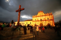 Martes 25 de enero. La tarde de San Cristóbal de las Casas durante las ceremonias de despedidas de Tatik Samuel Ruíz.