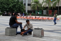 Martes 25 de Septiembre del 2018. Tuxtla Gutiérrez. Las simbólicas sillas de los estudiantes de Ayotzinapa esperan que la sociedad sea participe de las actividades solidarias a 4 años de la desaparición de los jóvenes normalistas.