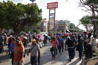 Domingo 19 de junio del 2016. Tuxtla Gutiérrez. Organizaciones sociales y educativas marchan esta tarde en la capital del estado de Chiapas en apoyo a las comunidades que se enfrentan a la PolicÃa Federal en el estado de Oaxaca. Domingo 19 de junio del 2016. Tuxtla Gutiérrez. Organizaciones sociales y educativas marchan esta tarde en la capital del estado de Chiapas en apoyo a las comunidades que se enfrentan a la PolicÃa Federal en el estado de Oaxaca.