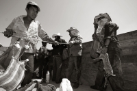 La Zafra. Las condiciones laborales de los campesinos que trabajan en la siembra y corte de la Caña de Azúcar en el ingenio San Francisco Pujiltc continúan siendo las mismas después de varias decenas de años. Migrantes, Indígenas y Niños son contratados e