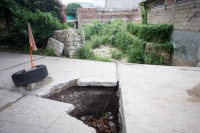 Lunes 26 de agosto del 2013. Tuxtla Gutiérrez. Los baches y trabajos sin terminar es la constante en el obra pública municipal de la capital del estado de Chiapas.