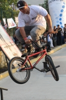 Sábado 3 de noviembre del 2012. Tuxtla Gutiérrez, Chiapas. Los jóvenes aficionados a los deportes extremos se reuenen este fin de semana en el ParqueNoquispara participar en el encuentro internacional de Patines y bicicletas de una reconocida marca deport