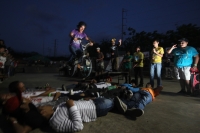 Sábado 3 de noviembre del 2012. Tuxtla Gutiérrez, Chiapas. Los jóvenes aficionados a los deportes extremos se reuenen este fin de semana en el ParqueNoquispara participar en el encuentro internacional de Patines y bicicletas de una reconocida marca deport