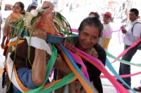Jueves 19 de febrero del 2015. Ocosocuautla de Espinosa. El Baile de Plaza es la singular ceremonia donde los participantes del Carnaval Zoque Coiteco agradecen a los diferentes barrios y “Cohuinas” la participación dentro de la organización de los festej