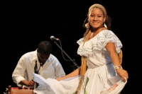 Domingo 10 de abril. El grupo Bambuco de Ecuador durante el concierto en el Parque Morelos en la clausura del Festival Internacional de Marimba 2011