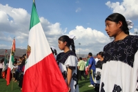 Jueves 24 de Febrero. Representantes de las etnias de Chiapas esperan bajo el sol del sureste el inicio  del homenaje que se realiza para conmemorar el día de la bandera