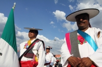 Jueves 24 de Febrero. Representantes de las etnias de Chiapas esperan bajo el sol del sureste el inicio del homenaje que se realiza para conmemorar el dÃa de la bandera Jueves 24 de Febrero. Representantes de las etnias de Chiapas esperan bajo el sol del sureste el inicio del homenaje que se realiza para conmemorar el dÃa de la bandera