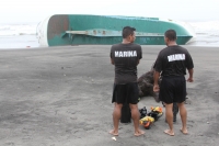 Jueves 13 de octubre. Naufraga barco de Indonecia en la costa chiapaneca. Jueves 13 de octubre. Naufraga barco de Indonecia en la costa chiapaneca.