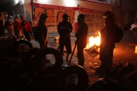 Martes 13 de septiembre del 2016. Tuxtla Gutiérrez. Las barricadas del Movimiento Magisterial continúan en alerta en las noches previas a las fiestas patrias Martes 13 de septiembre del 2016. Tuxtla Gutiérrez. Las barricadas del Movimiento Magisterial continúan en alerta en las noches previas a las fiestas patrias