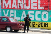 Viernes 10 de mayo del 2013. Venustiano Carranza. Elementos de las corporaciones policiacas realizan un barrido de seguridad y limpieza de bloqueos en las calles de la comunidad Venustiano Carranza después de los hechos violentos del dÃa 5 donde se enfren Viernes 10 de mayo del 2013. Venustiano Carranza. Elementos de las corporaciones policiacas realizan un barrido de seguridad y limpieza de bloqueos en las calles de la comunidad Venustiano Carranza después de los hechos violentos del dÃa 5 donde se enfren