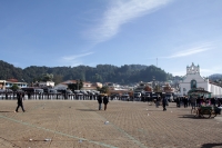 Jueves 28 de julio del 2016. San Juan Chamula. Mateo Gómez Gómez recibe esta mañana el bastón de mando Chamula según los usos y costumbres de las comunidades y parajes de esta localidad de los altos de Chiapas. El nuevo presidente junto con las nuevas aut