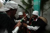 Jueves 28 de julio del 2016. San Juan Chamula. Mateo Gómez Gómez recibe esta mañana el bastón de mando Chamula según los usos y costumbres de las comunidades y parajes de esta localidad de los altos de Chiapas. El nuevo presidente junto con las nuevas aut