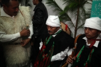 Jueves 28 de julio del 2016. San Juan Chamula. Mateo Gómez Gómez recibe esta mañana el bastón de mando Chamula según los usos y costumbres de las comunidades y parajes de esta localidad de los altos de Chiapas. El nuevo presidente junto con las nuevas aut
