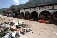 Lunes 16 de abril del 2012. Basura en los municipios indígenas.
