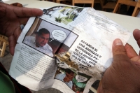Sábado 5 de mayo del 2012. En algunos lugares de la ciudad empiezan a aparecer panfletos en contra de algunos candidatos locales.