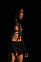 Sábado 23 de noviembre del 2013. Tuxtla Gutiérrez. El espectáculo de danza contemporánea del maestro Rolando Beattie Ensamble en Dos Segundos se presenta esta noche en el Teatro Emilio Rabasa.