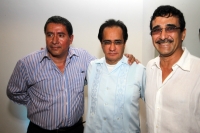 Miércoles 12 de febrero del 2014. Tuxtla Gutiérrez. René Bejarano de la Izquierda Democrática Nacional durante la asamblea estatal en Chiapas donde tiene un acercamiento con el panista Paco Rojas.