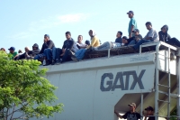 Lunes 16 de julio del 2012. Arriaga, Chiapas. El ferrocarril reinicia sus actividades con una nueva carga humana desde la ciudad de los vientos, donde cientos de centroamericanos esperaron por semanas para abordar los vagones y continuar con la esperanza 