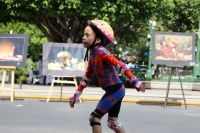 Domingo 12 de noviembre del 2017. Tuxtla Gutiérrez. Una mañana en la expo de fotografí­as de los alumnos de la Unach expuesta esta mañana en el Parque de la Marimba.