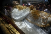 Martes 17 de agosto. Las reliquias de Juan Bosco son trasladadas esta mañana a la catedral de San Marcos donde los restos del Santo de Turín son adorados por la feligresía Católica y Salesiana del estado de Chiapas.