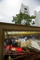 Martes 17 de agosto. Las reliquias de Juan Bosco son trasladadas esta mañana a la catedral de San Marcos donde los restos del Santo de Turín son adorados por la feligresía Católica y Salesiana del estado de Chiapas.