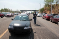 Martes 10 de abril del 2018. Tuxtla Gutiérrez. El movimiento magisterial en su segundo dí­a de huelga toma la caseta de la autopista a San Cristóbal de las Casas cobrando 20 pesos ««la pasada»»