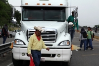 Jueves 21 de julio del 2016. Tuxtla Gutiérrez. Esta mañana reinician los bloqueos del Movimiento Magisterial en protesta de la Reforma Educativa en México, con lo que el tráfico en las entradas de la capital del estado de Chiapas es detenido totalmente de