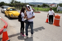Martes 17 de septiembre del 2013. Tuxtla Gutiérrez. PolicÃa de tránsito municipal desvÃa el flujo vehicular en las cercanÃas de los bloqueos del magisterio en la capital del estado de Chiapas. Martes 17 de septiembre del 2013. Tuxtla Gutiérrez. PolicÃa de tránsito municipal desvÃa el flujo vehicular en las cercanÃas de los bloqueos del magisterio en la capital del estado de Chiapas.