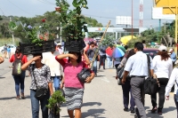 Lunes 5 de noviembre del 2018. Tuxtla Gutiérrez. El fuerte calor del sureste de México acompaña los ánimos durante el bloqueo carretero que realiza el magisterio chiapaneco en el crucero La Pochota en la entrada poniente de la capital de este estado d