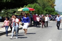 Lunes 5 de noviembre del 2018. Tuxtla Gutiérrez. El fuerte calor del sureste de México acompaña los ánimos durante el bloqueo carretero que realiza el magisterio chiapaneco en el crucero La Pochota en la entrada poniente de la capital de este estado d