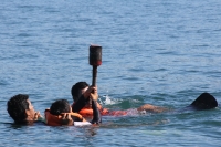 11 de diciembre. Peregrinos nadan en las costas chiapanecas.