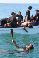 11 de diciembre. Peregrinos nadan en las costas chiapanecas.