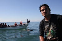 11 de diciembre. Peregrinos nadan en las costas chiapanecas.