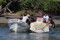 11 de diciembre. Peregrinos nadan en las costas chiapanecas.