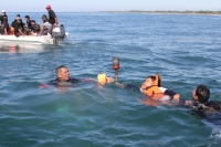 11 de diciembre. Peregrinos nadan en las costas chiapanecas.
