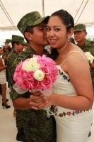 Viernes 27 de julio del 2012. Tuxtla Gutiérrez, Chiapas. Autoridades civiles y de la VII Región Militar dan fe de la boda colectiva que une a 50 familias con elementos del ejercito mexicano esta mañana.